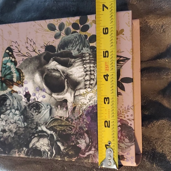 NWOT Gothic Skulls and Roses Storage Book- True Love Never Dies - Picture 7 of 10